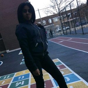 Meet your Posher, Zada